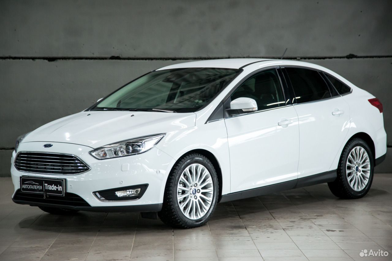 Купить форд в саратове. Форд фокус 3 Титаниум. Ford Focus 2016 белый. Форд фокус 3 Титаниум серый универсал. Форд фокус 2016 в Брянске.