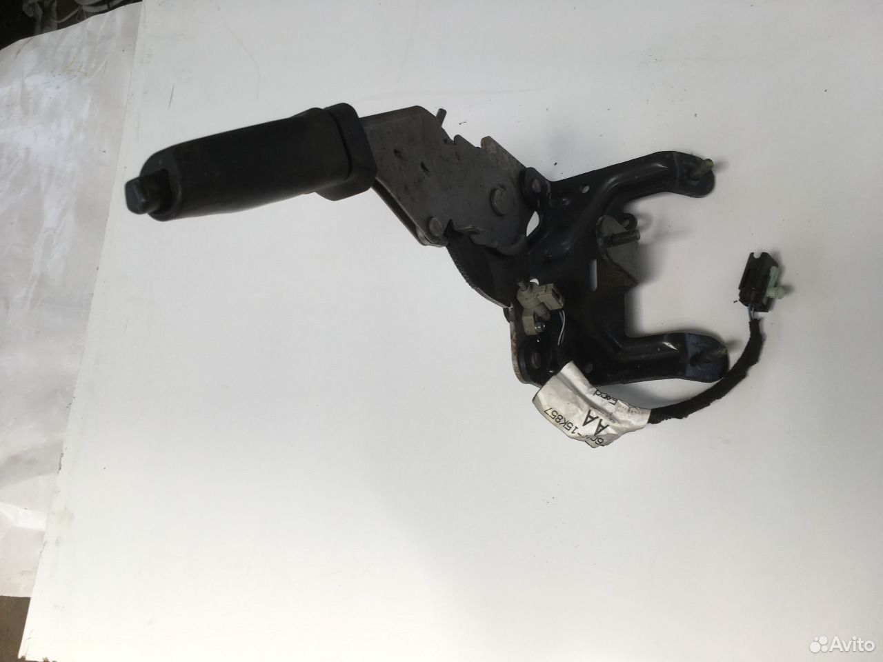 ручник форд транзит 2000. механизм ручника форд транзит. шток стояночного тормоза ford kuga 2008. форд транзит 2016г трос ручника. трос стояночного тормоза форд транзит 2017.