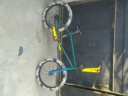 Трюковой велосипел(BMX)