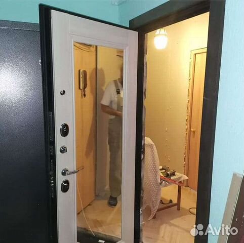 Дверь входная металлическая с зеркалом 629