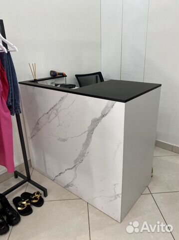 Кассовый стол из мдф / Стойка ресепшн