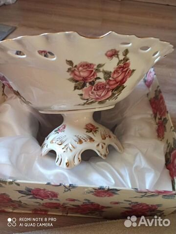 Фарфоровая ваза, шкатулка гжель