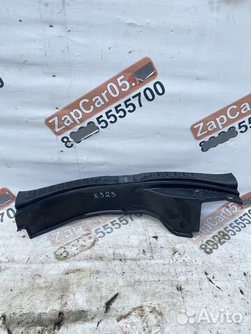 Toyota RAV4 Накладка замка багажника