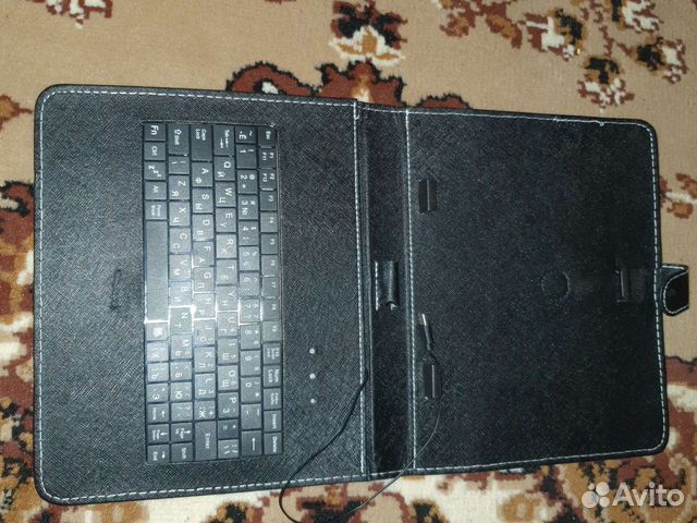 Чехол клавиатура на планшет