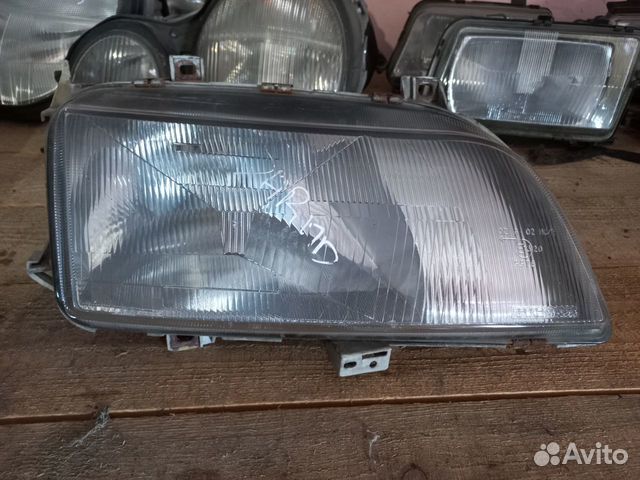 Фара правая Фольксваген Шаран до 2000 г