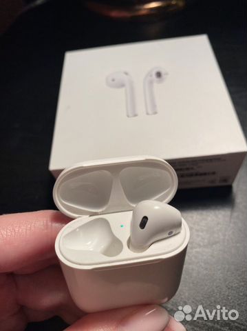 Наушник Airpods правый+кейс. Оригинал