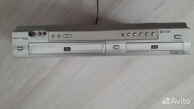 Видеомагнитофон с DVD плеером Samsung SV-DVD540