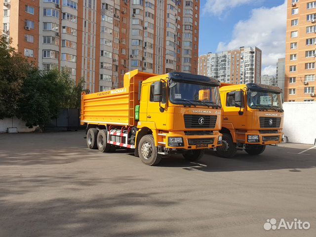 Водитель самосвала