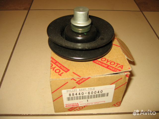 Ролик натяжной ремня кондиционера Toyota LC 80