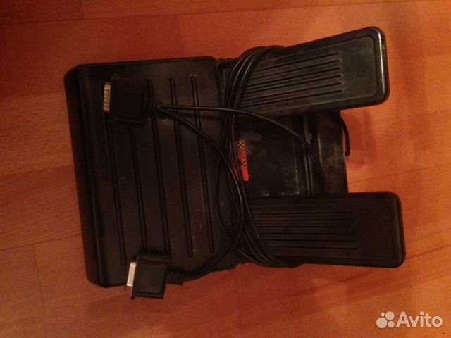 Руль и педали для компьютера Руль и педали для компьютера