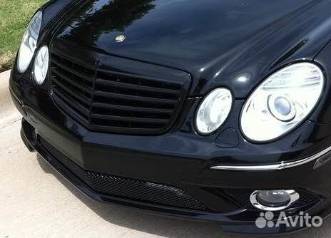 Решётка радиатора на Mercedes W211 чёрная матовая