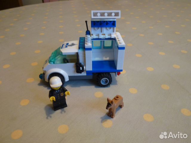 Lego City Полицейский наряд и служебная собака Lego City Полицейский наряд и служебная собака