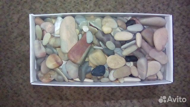 Камни для аквариумов цветные