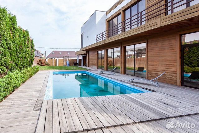 

4-к. дом, 320 м²