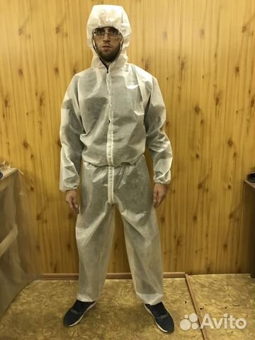 Комбинезон защитный из ламинированного спанбонда