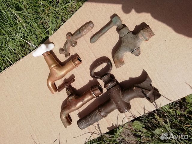 Старинные краны. Водопровод. Бочка. 19 век