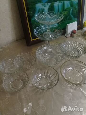 Салатники,вазы,тарелки,чайник,картина Салатники,вазы,тарелки,чайник,картина