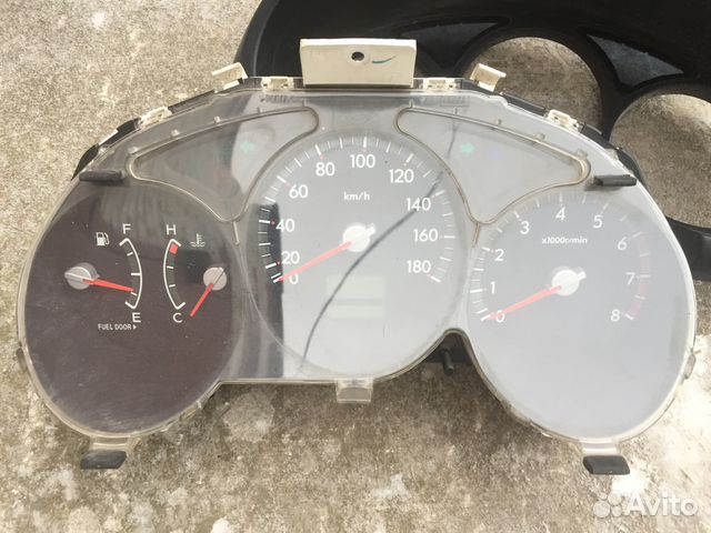 Панель (щиток ) приборов Subaru Forester SG5 MT Панель (щиток ) приборов Subaru Forester SG5 MT