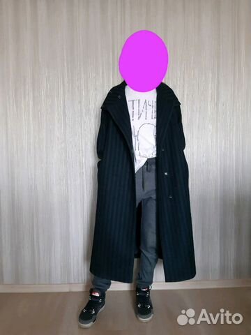 Длинное темно- зеленое пальто в полоску Belucci