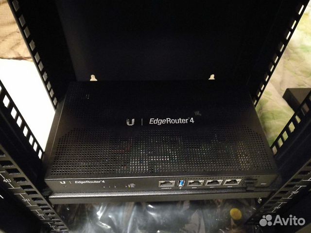 EdgeRouter 4 EdgeRouter 4