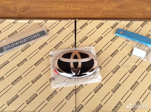 Эмблема Land Cruiser 200 2012-2015 Дистроник Эмблема Land Cruiser 200 2012-2015 Дистроник