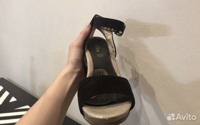 Продам женские кожаные босоножки Продам женские кожаные босоножки