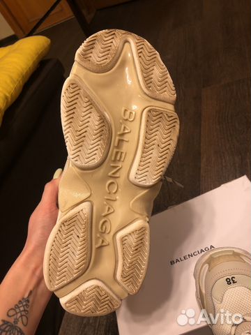 Кроссовки Balenciaga Triple S белые Кроссовки Balenciaga Triple S белые