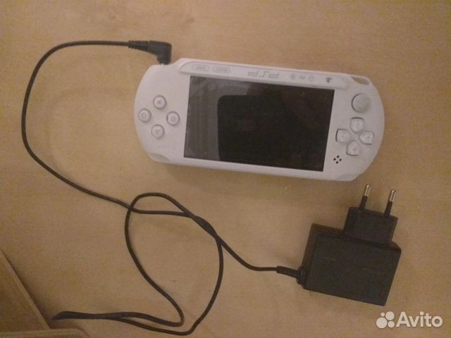 Игровая приставка PSP-E1008