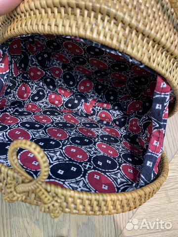 Круглая плетеная сумка