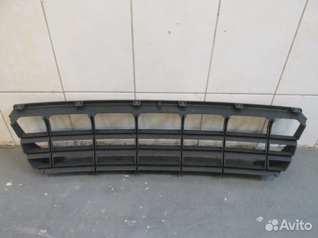 Решетка в бампер центр. VW Crafter 33842
