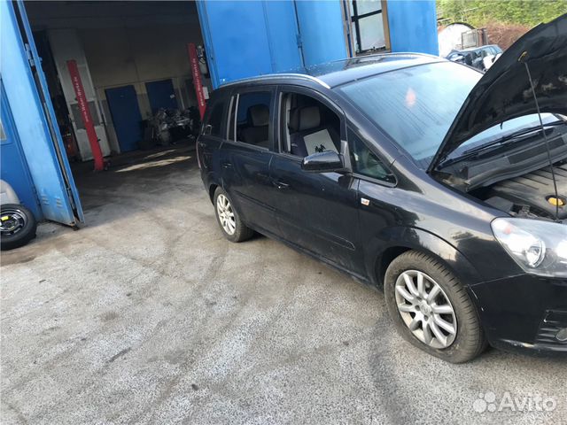 Дверь капот фара бампер Opel Zafira B 2005-2012 Дверь капот фара бампер Opel Zafira B 2005-2012