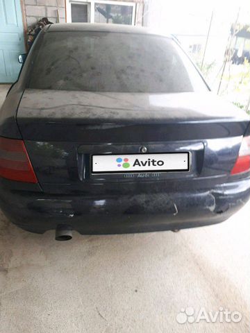 Audi A4 1.6мт, 1998, битый, 260000км