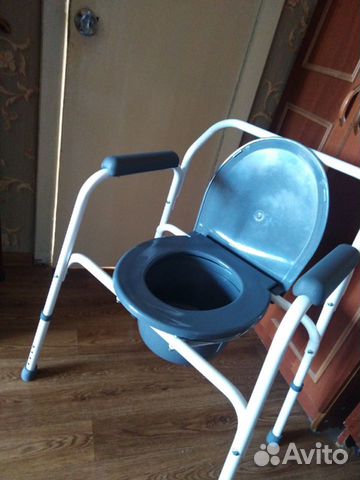 Кресло-стул с санитарным оснащением для инвалидов