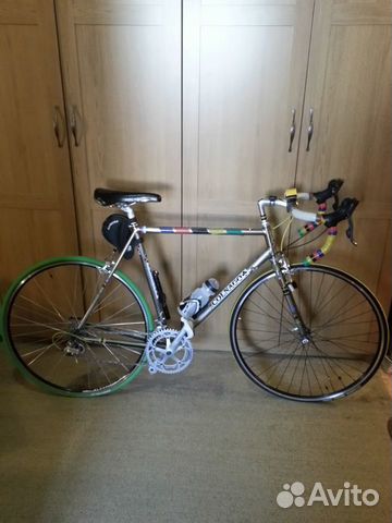 Два велосипеда - винтаж и титановая рама