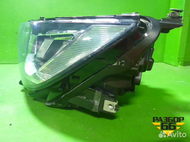 Фара левая Volkswagen Passat (B8) 2014г Фара левая Volkswagen Passat (B8) 2014г