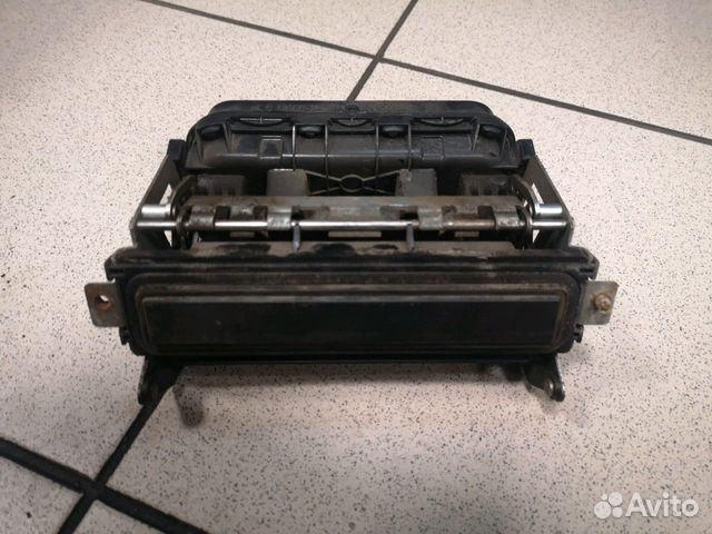 Выезжающая ручка багажника w140