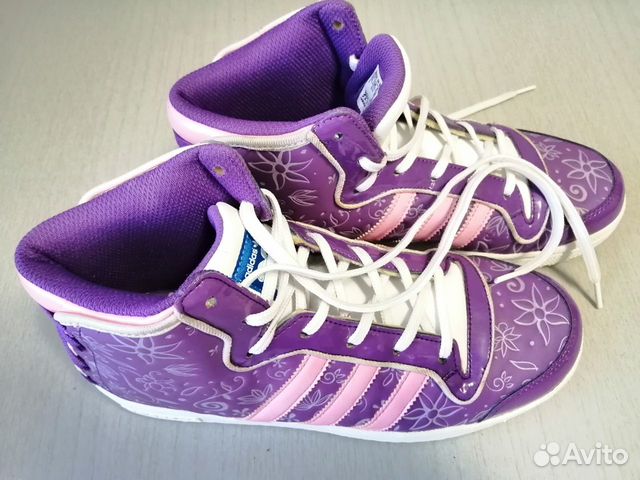 Кроссовки женские фирмы Adidas Кроссовки женские фирмы Adidas