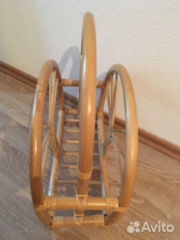 Газетница из ротанга