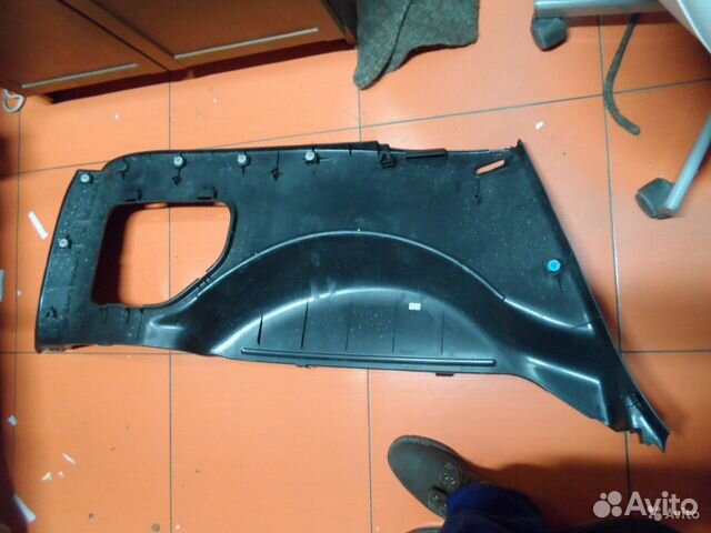 Обшивка багажника правая Toyota Probox