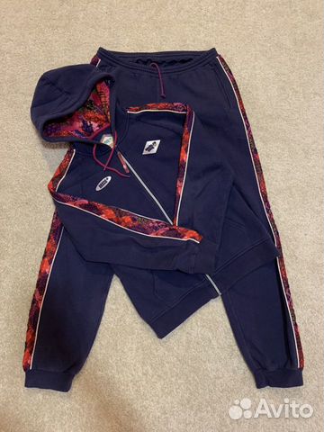 Спортивный костюм