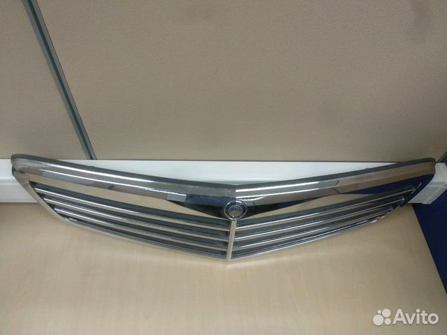 Решетка радиатора Mercedes-Benz C-class оригинал Решетка радиатора Mercedes-Benz C-class оригинал