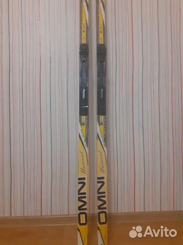 Ботинки лыжные новые 41 размер,лыжи 1,9м,палки 1,3