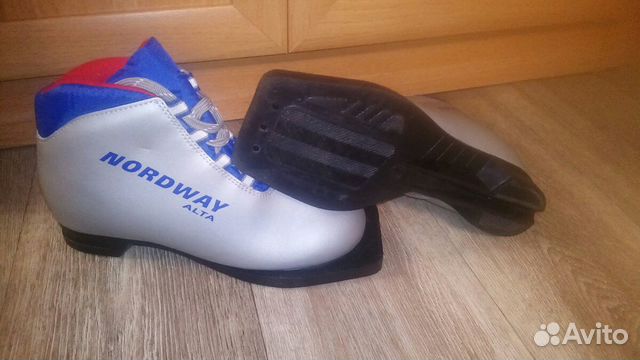 Лыжные ботинки