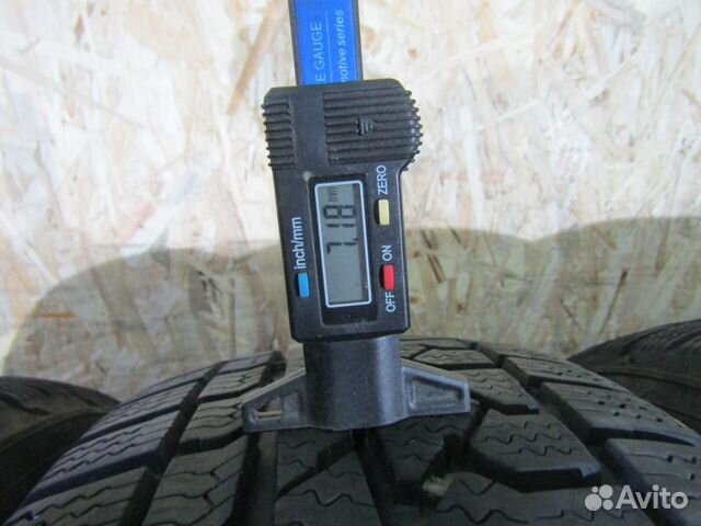 Зимние шины бу kumho I ZEN RV 225/60 R17 нешипо Зимние шины бу kumho I ZEN RV 225/60 R17 нешипо