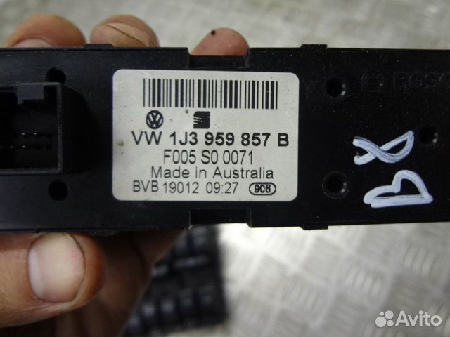 Блок кнопок стеклоподъемнка пассат б5 Блок кнопок стеклоподъемнка пассат б5