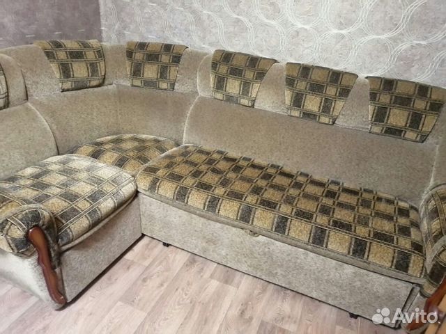 Диван