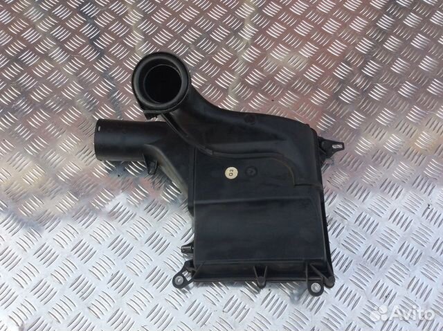 Корпус воздушного фильтра слева Mercedes W221 S Корпус воздушного фильтра слева Mercedes W221 S