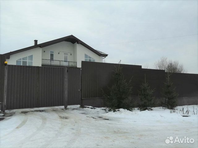 Коттедж 260 м² на участке 10 сот.