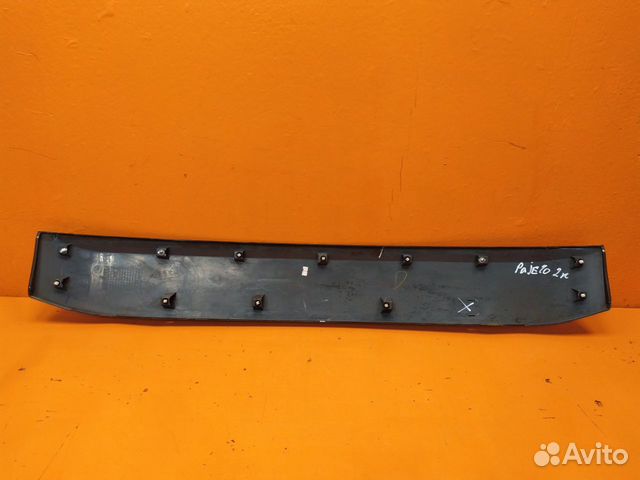 Накладка двери багажника Mitsubishi Pajero Sport 3