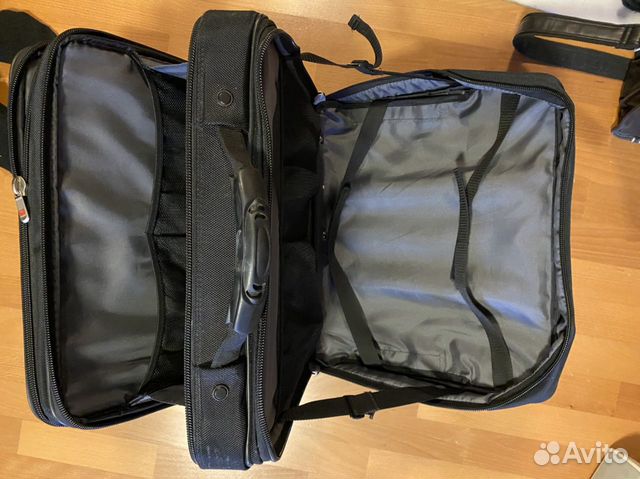 Чемодан на колесиках